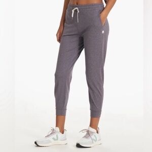 Vuori performance joggers heathered purple